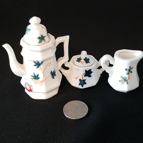 Vintage bundle of six miniature porcelain dishes. - Picture 4 of 7